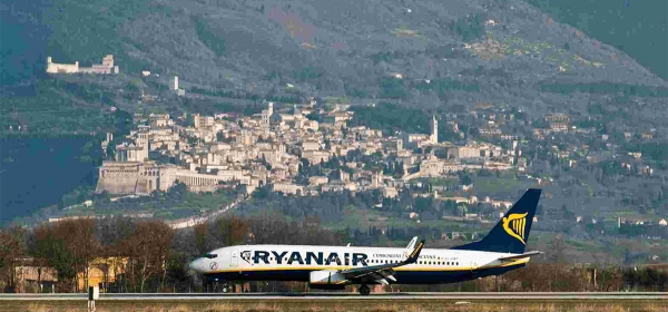 Aeroporto: con la bella stagione si torna a volare di più