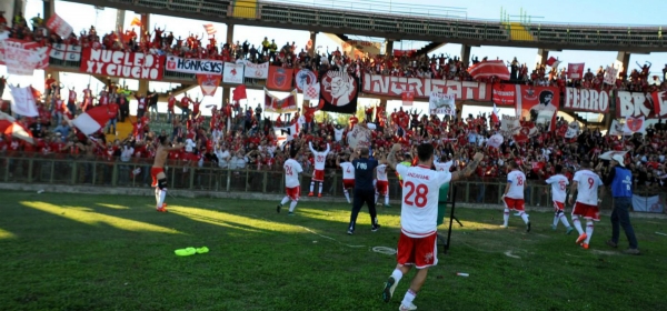 Il Grifo vola alto: il derby è suo